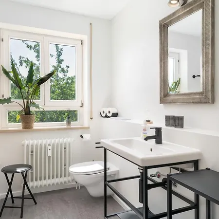 Wohlfuehlwohnung Mit Parkplatz, Zentral, Schnelles Wlan, Bodensee & Schweiz Naehe Singen Exterior photo