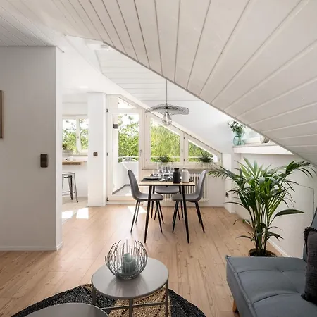 Wohlfuehlwohnung Mit Parkplatz, Zentral, Schnelles Wlan, Bodensee & Schweiz Naehe Singen Exterior photo